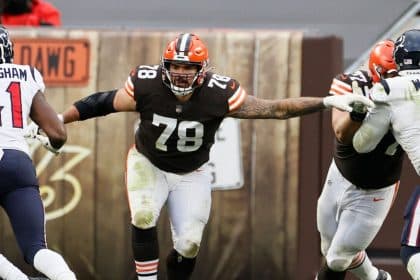 Agent: Browns extend Conklin with 4-year deal