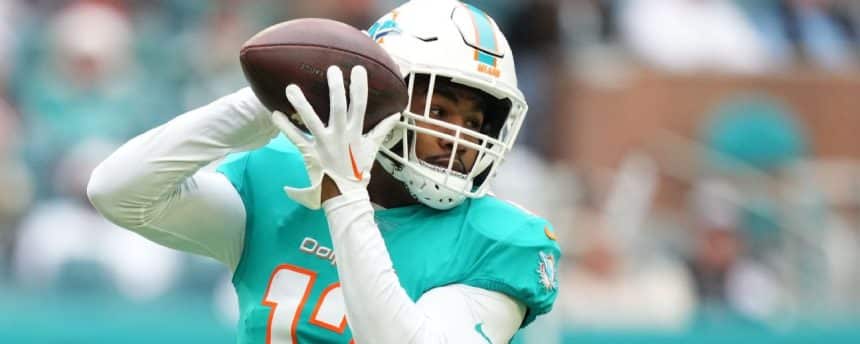 Dolphins' Jaylen Waddle goes 84 yards for big Christmas Day touchdown
