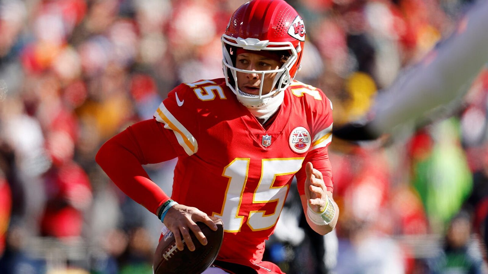 Chiefs' Patrick Mahomes shines with three TDs in dominating victory over Seahawks