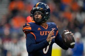 Record-setting UTSA QB to return for 7th season