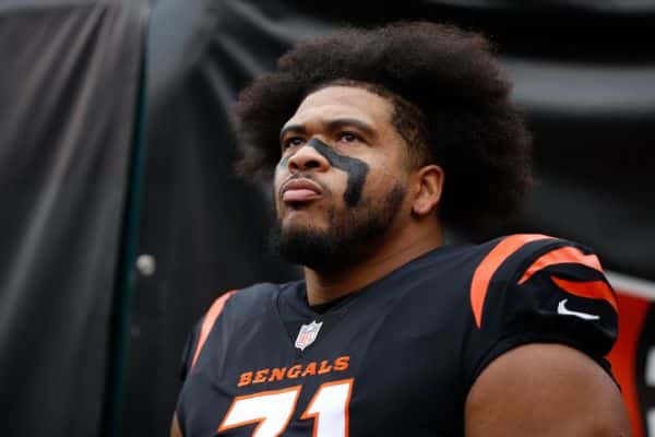 Report: Bengals OT Collins (knee) out for year