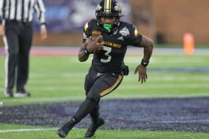 S. Miss' Gore rushes for bowl-record 329 yards