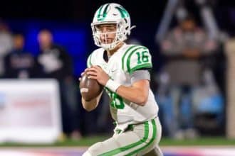 Star prospect Manning officially signs with Texas