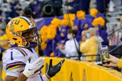 WR Boutte passes over draft, will return to LSU