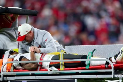 Bucs' Gage in hospital for concussion after hit