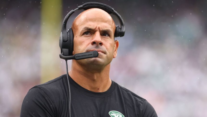 Jets coach Saleh defends embattled OC LaFleur