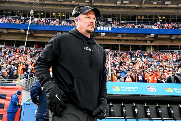 Jets hire ex-Broncos coach Hackett as new OC