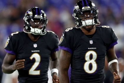 Ravens' Huntley back throwing; Jackson still out