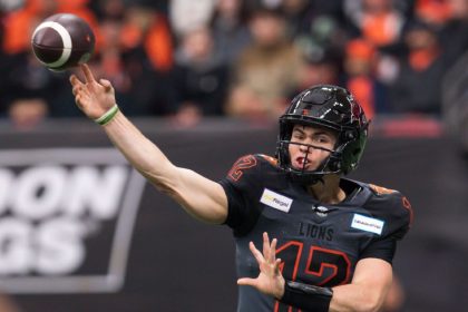 Record-setting CFL QB Rourke to sign with Jags