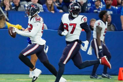 Texans DE Greenard rumbles 39 yards for Houston's first defensive TD