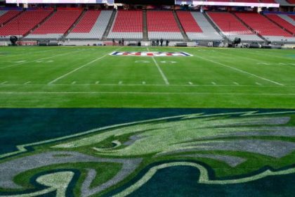 Behold the Super Bowl's experimental golf grass years in the making