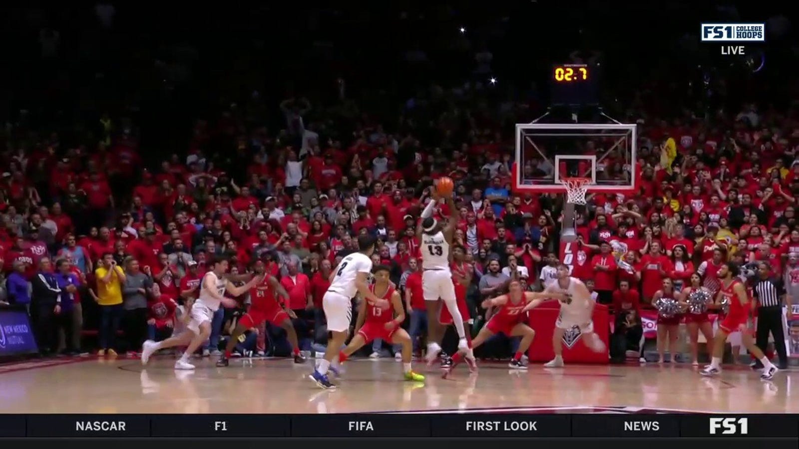 Kenan Blackshear hits a game-winning buzzer-beater vs. New Mexico