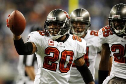 Pro Football Hall of Fame: Ronde Barber, Darrelle Revis and seven others