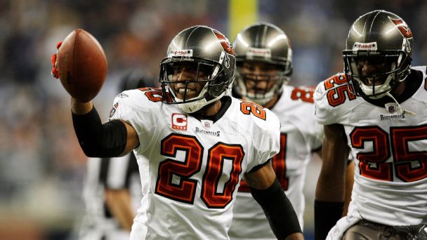 Pro Football Hall of Fame: Ronde Barber, Darrelle Revis and seven others