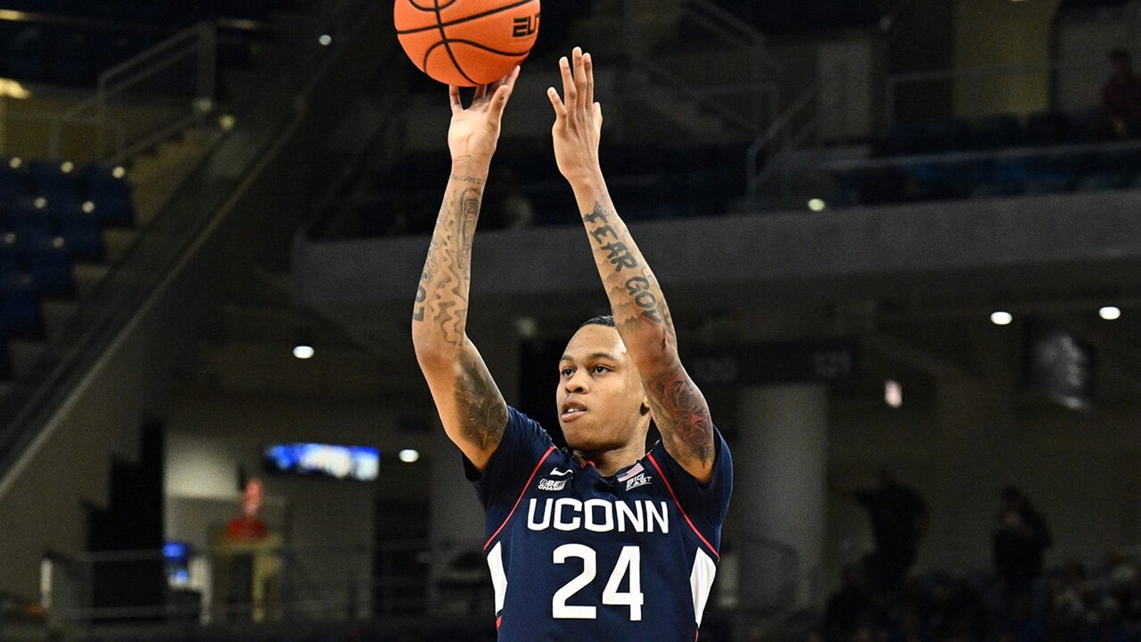 UConn ends regular season with fifth straight win