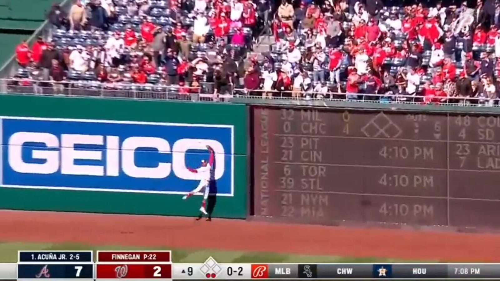 Nationals' Victor Robles makes an incredible catch to get Braves' Ronald Acuña Jr. out in the ninth inning