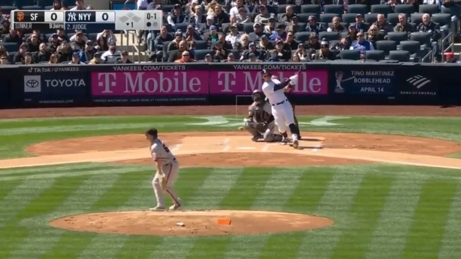 Yankees' Aaron Judge sends solo shot to center field in first at-bat of season