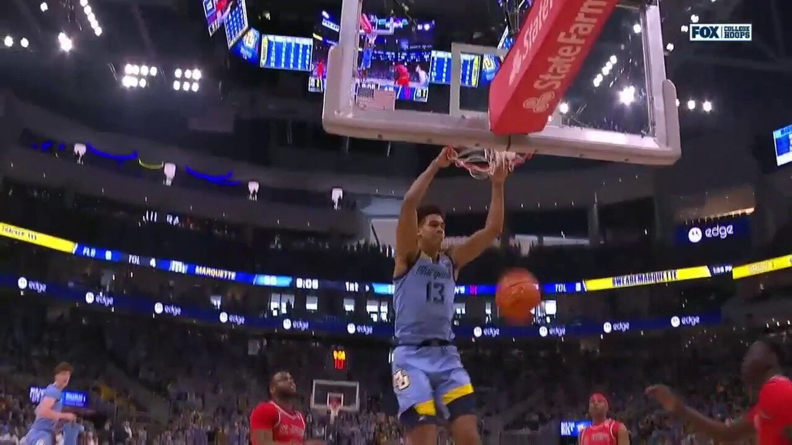 Marquette cooks up a pretty dunk