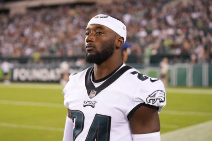 Bradberry opts for return to Eagles, sources say