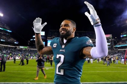 Eagles reach $42M extension with star CB Slay