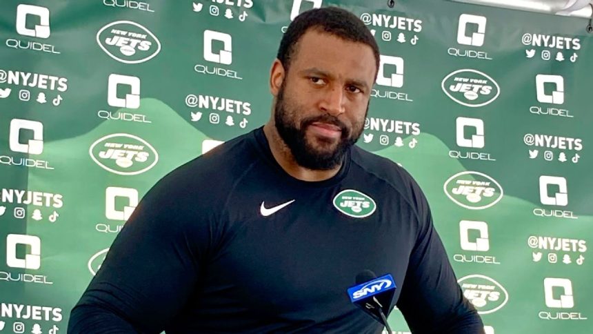 Jets' Brown plans to return for 17th NFL season