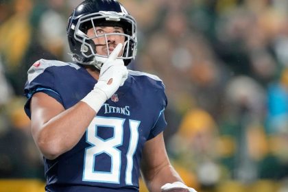 Raiders reach deal with former Titans TE Hooper