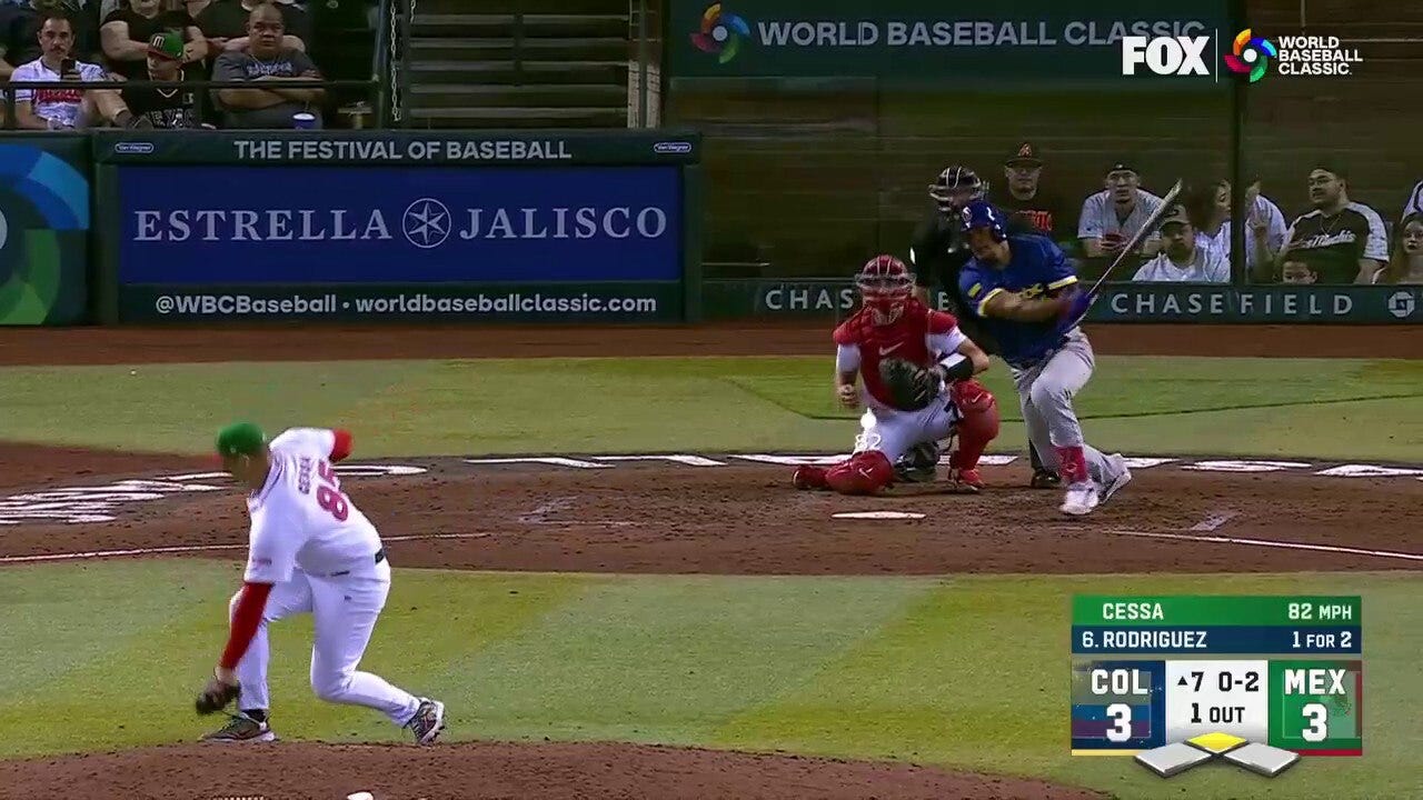 Reynaldo Rodríguez's RBI single helps Colombia regain the lead against Mexico, 4-3