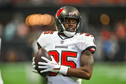 Sources: Bucs re-signing CB Dean to $52M deal