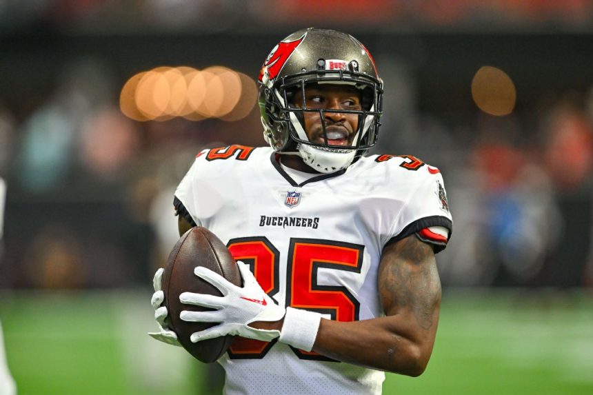 Sources: Bucs re-signing CB Dean to $52M deal