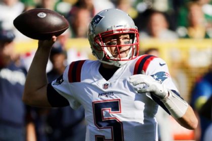 Sources: Patriots tell QB Hoyer he's being cut