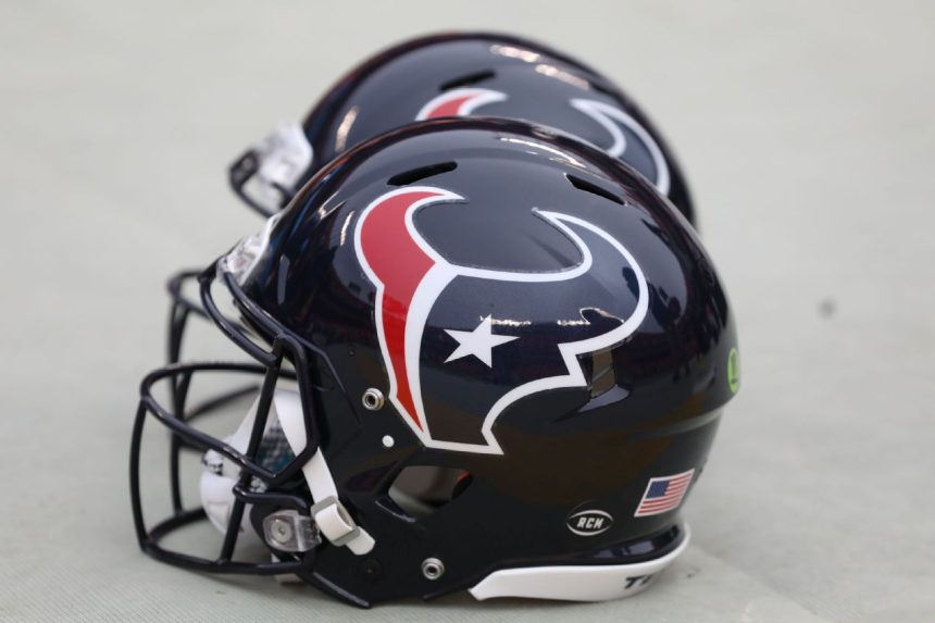 Texans lose draft pick, fined for cap violation