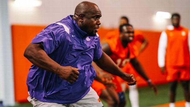 'A battlefield of the mind': Clemson's Nick Eason is finding balance in life through weight loss