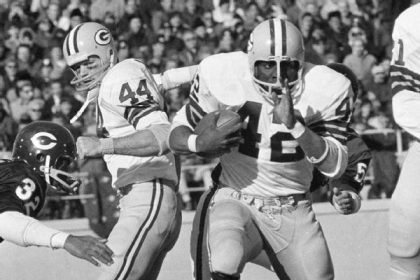 Brockington, All-Pro fullback with Pack, dies at 74