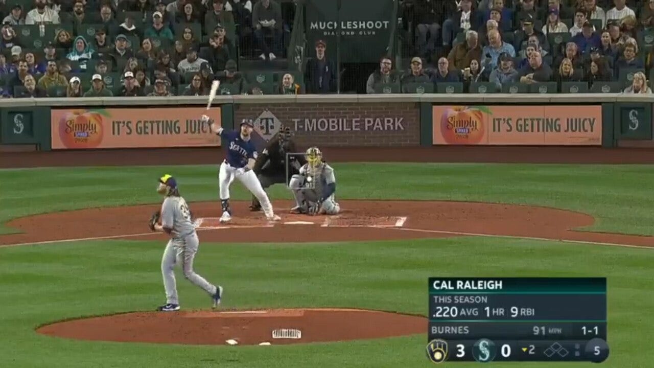 Cal Raleigh BELTS a solo home run to help the Mariners trim their deficit to two against the Brewers