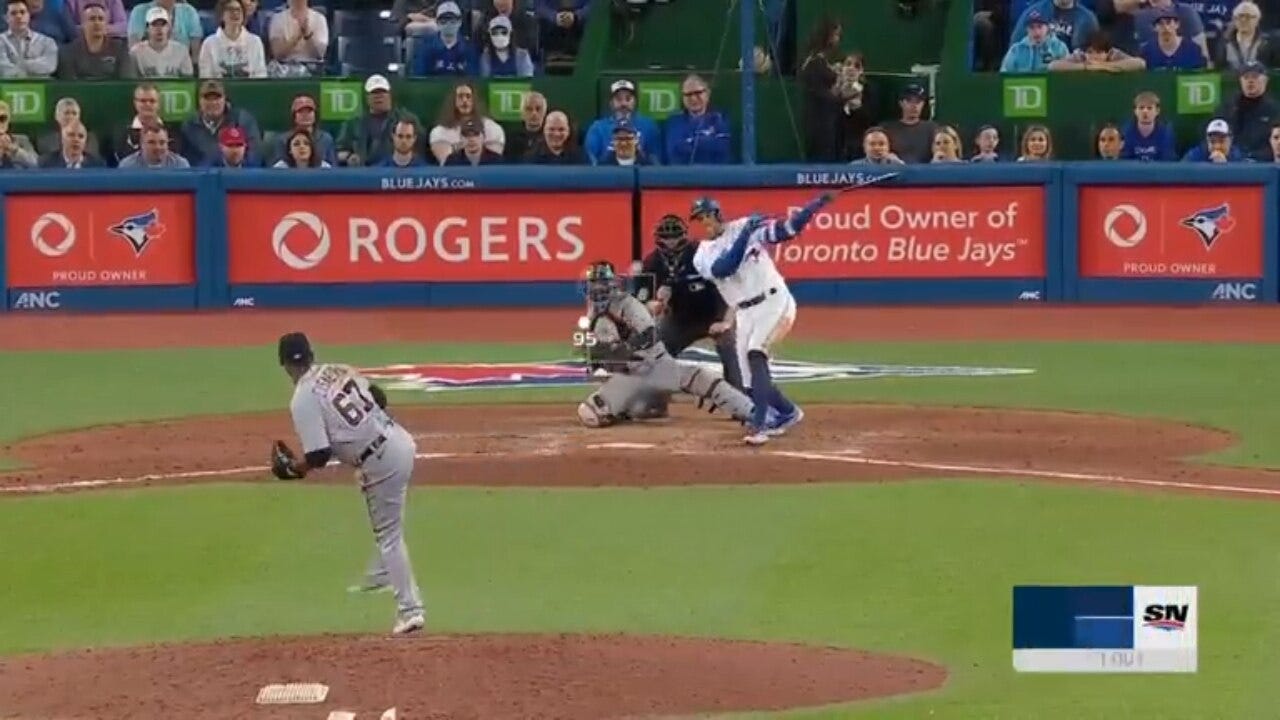 George Springer hits a walk-off single to secure the Blue Jays' 4-3 comeback victory over the Tigers