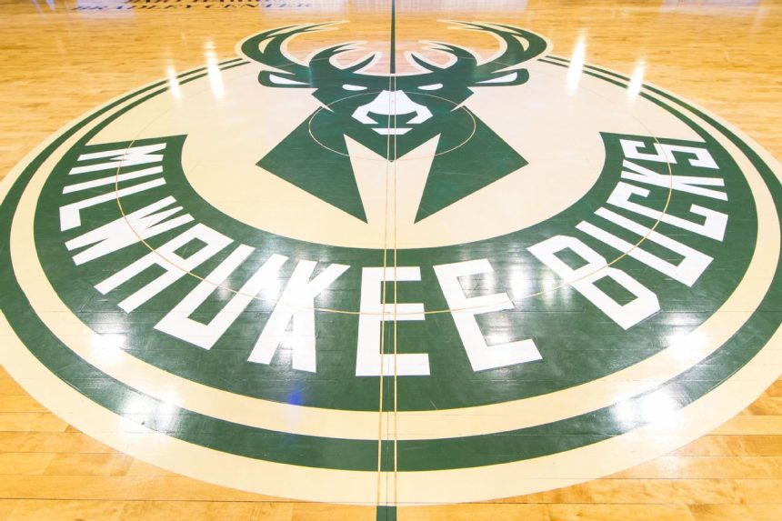 Haslams' ownership stake in Bucks gets NBA OK