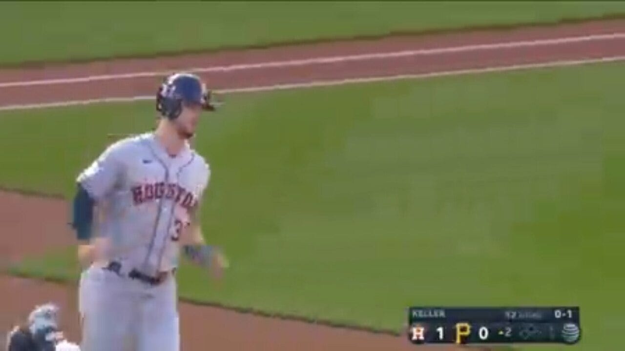 Kyle Tucker drives a solo homer to deep right to expand on Astros' lead over Pirates