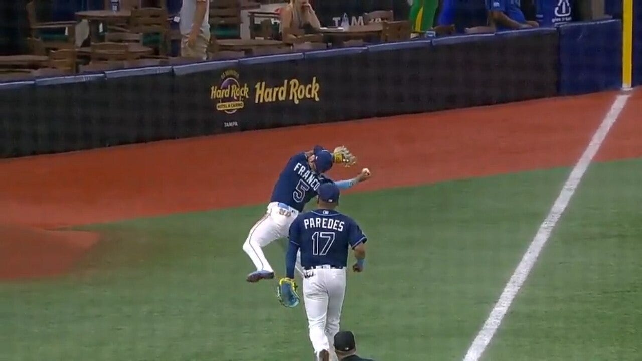 Rays SS Wander Franco shows off his range and makes an ABSURD barehanded grab on a fly ball against the Astros