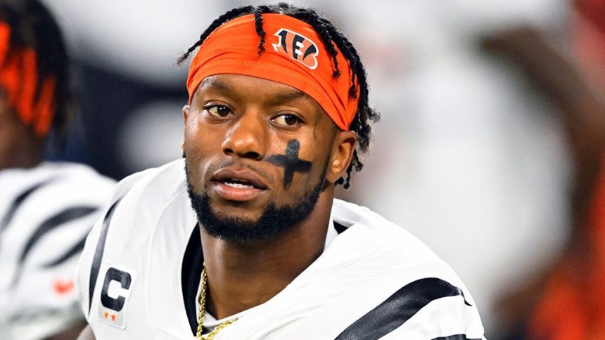 RB Mixon pleads not guilty to menacing charge