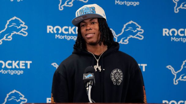 A running back at 12? A linebacker at 18? Lions made picks with only playoffs in mind