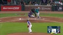 Eugenio Suárez crushes a two-run home run to extend the Mariners' lead over the Braves