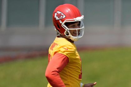 Mahomes amid QB deals: 'I worry about legacy'