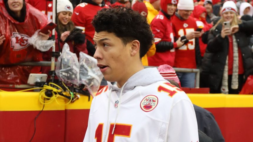 Mahomes' brother charged with sexual battery