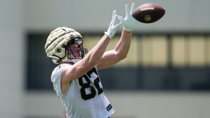 Saints' Moreau on field at OTAs after cancer scare
