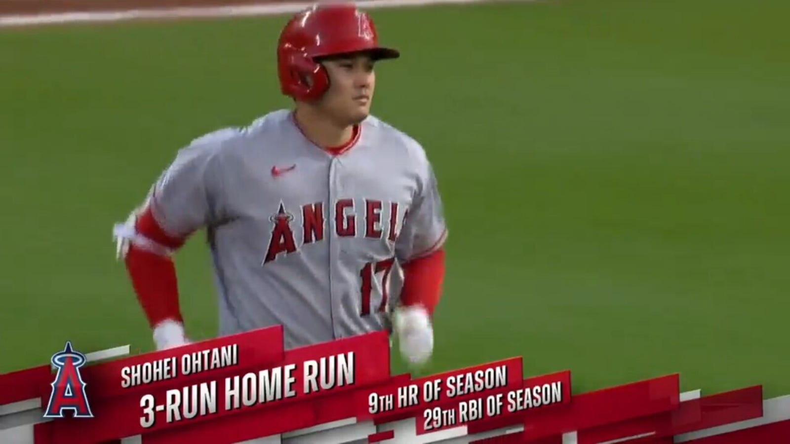 Shohei Ohtani smashes go-ahead three-run homer to right-center field