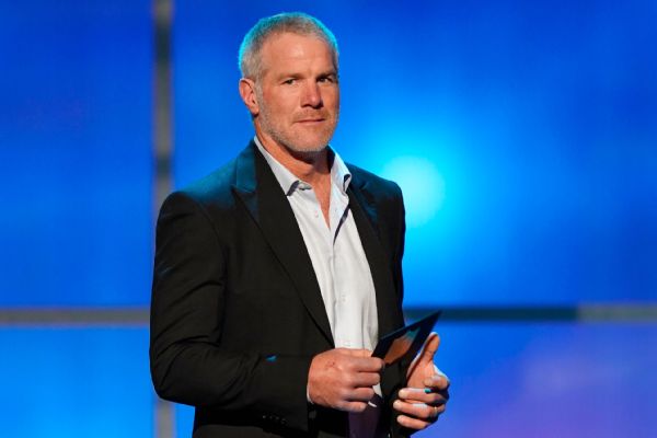 Texts: Favre sought WH help on brain injuries