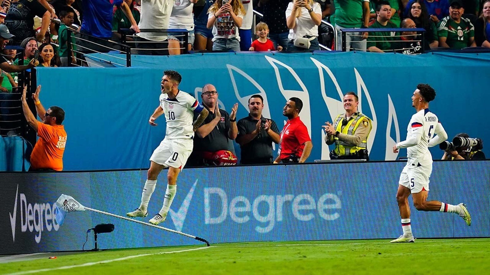 USA's Christian Pulisic's FOUR career goals vs. rival Mexico