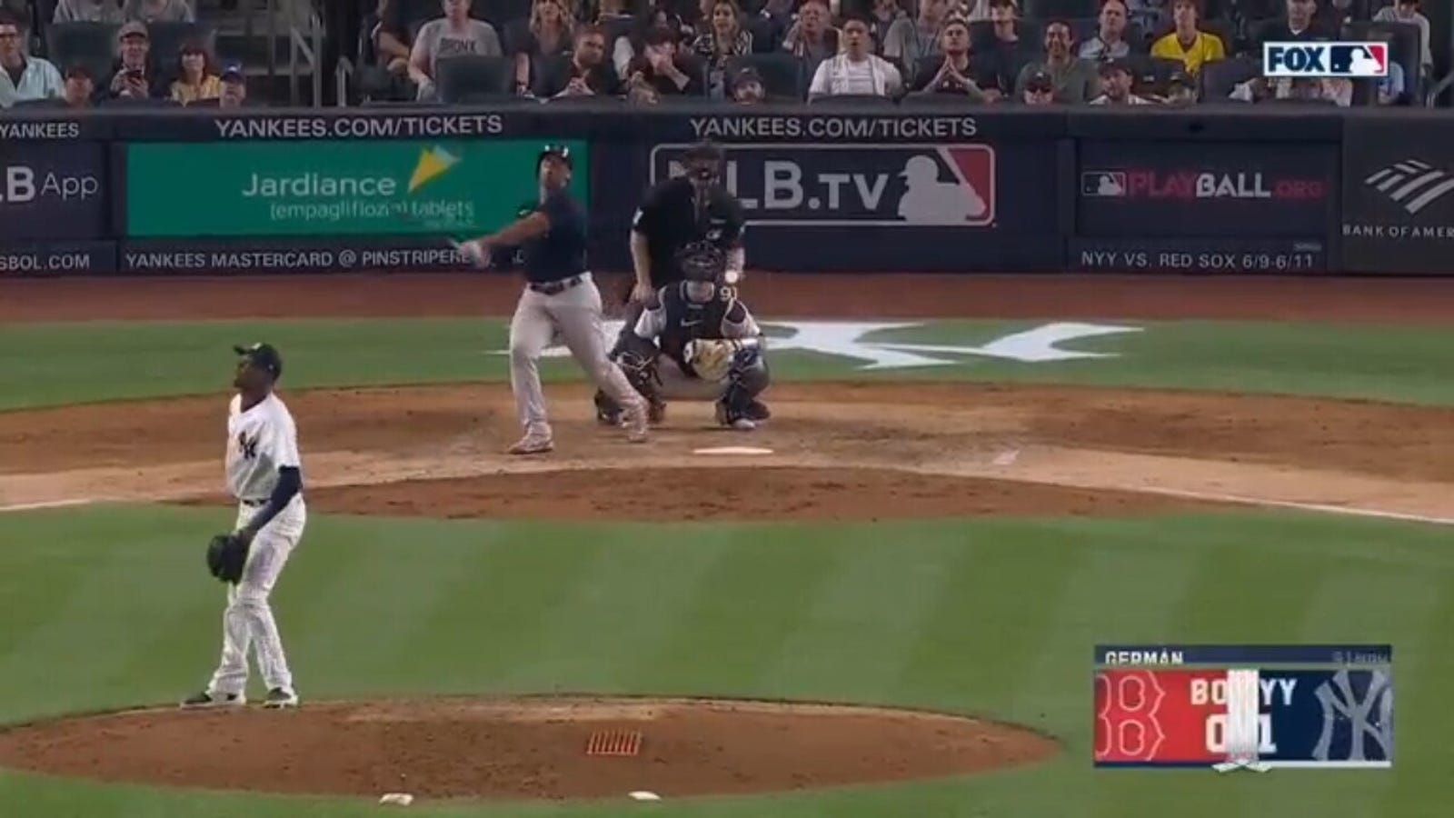 Red Sox's Rafael Devers SMACKS a solo home run to tie the game against the Yankees