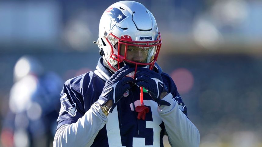 Pats CB Jones pleads not guilty to gun charges