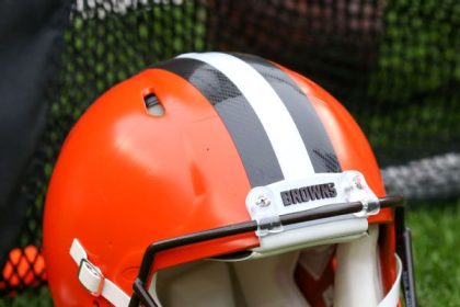 Police: Two Browns players robbed at gunpoint